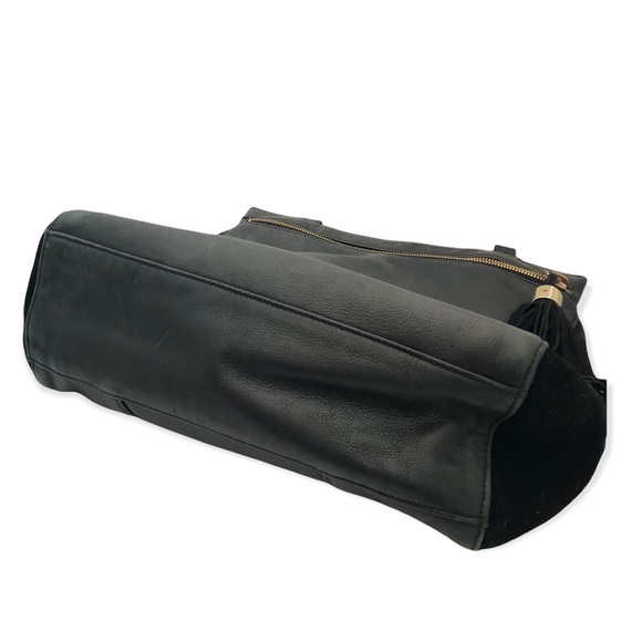 Margot black leather and suede shoulder bag with tassel and gold hardware - Picture 3 of 14